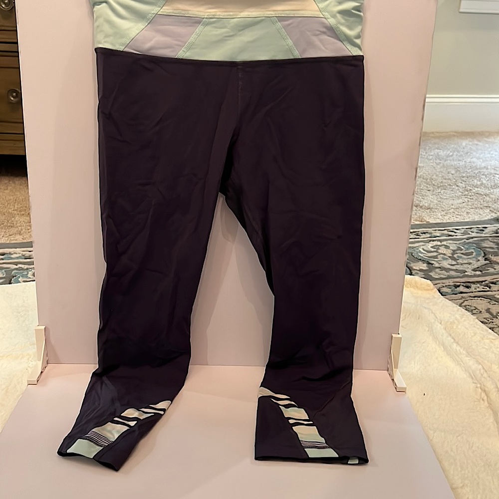 Lululemon blue capris